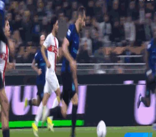 尤文图斯巅,峰对决拉齐,意甲豪门激,竞技宝官网网址,竞技宝网页入口,竞技宝网页地址,竞技宝app下载