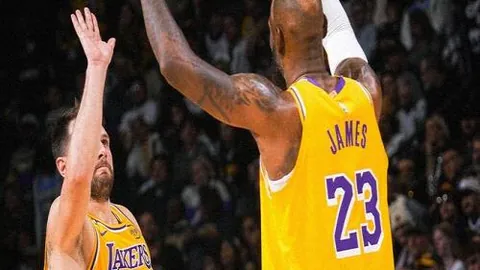 尼克斯主场获胜，热火陷入八连败泥潭