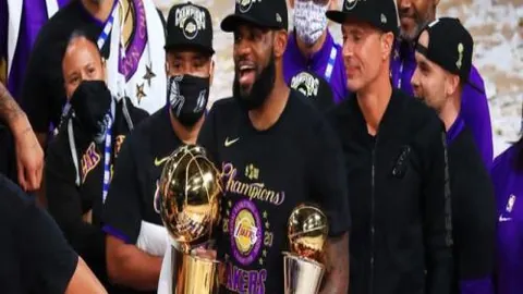 “维拉对切尔西赛前展望：利物浦先遇挑战，维拉体能考验突出！”